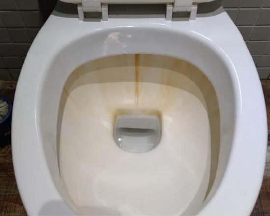 toilet cleaning before, end of lease cleaning service